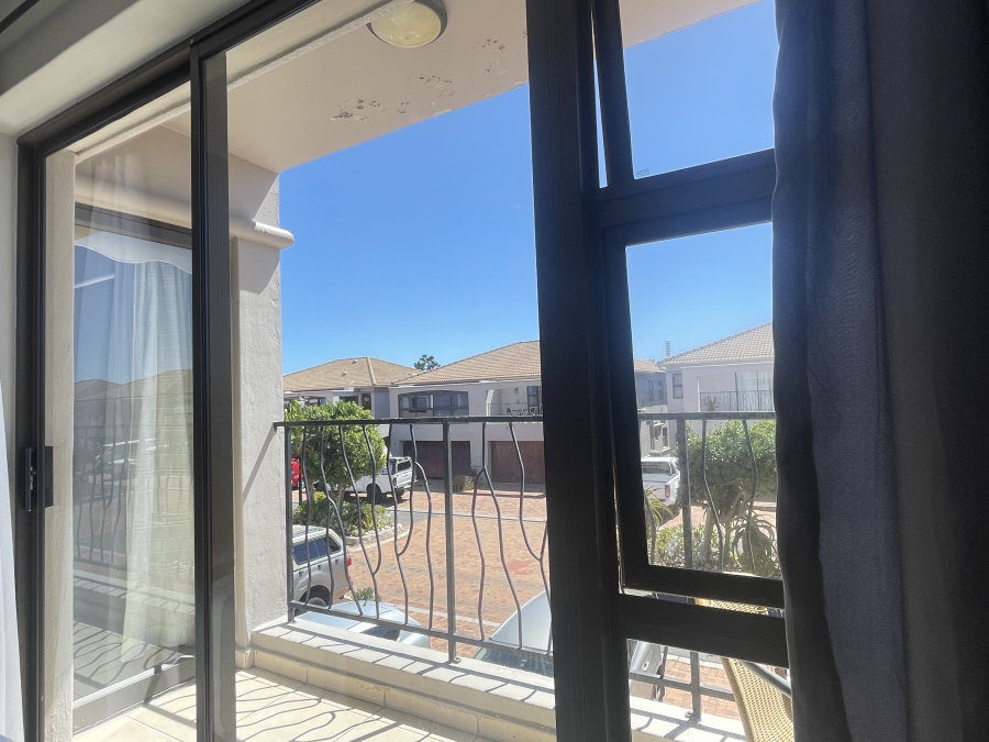 To Let 3 Bedroom Property for Rent in Bloubergstrand Western Cape